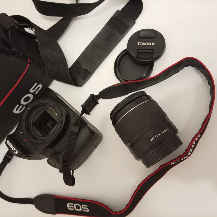 Продам камеру проф Canon EOS 4000D