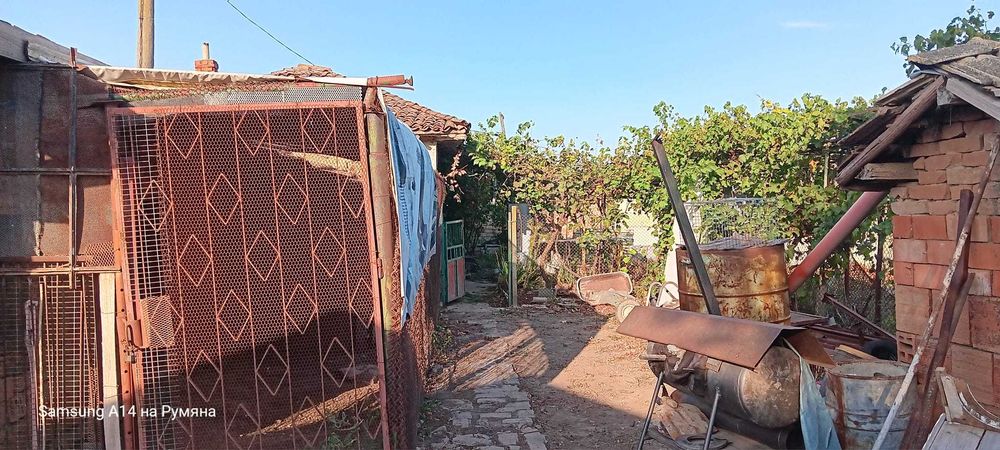 Къща в Лозница..