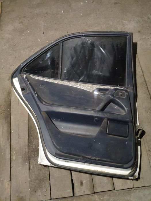 Двери на Мерседес w 210