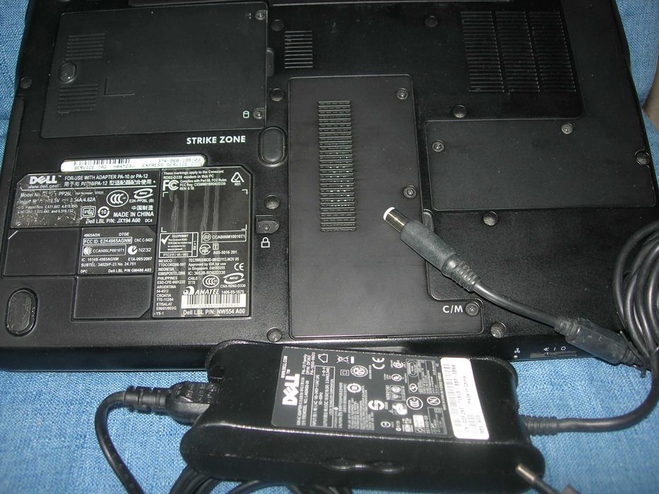 Laptop Dell Inspiron 1420 baterie, adaptor,piese