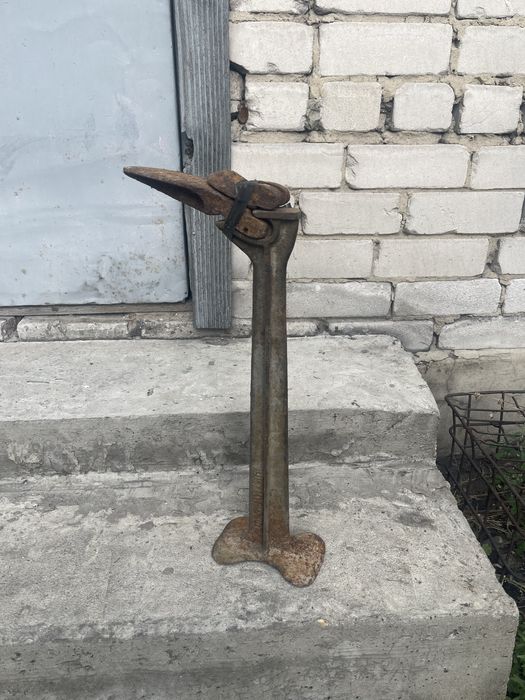 Держатель для ремонта обуви