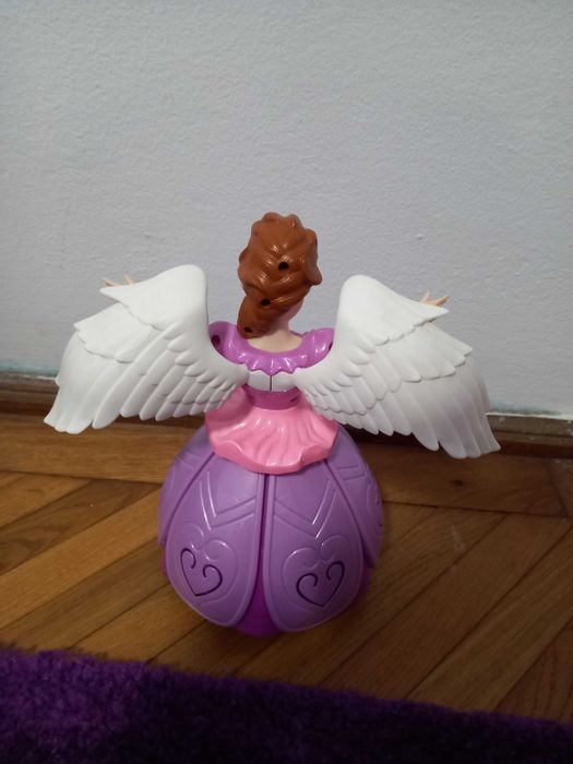 Papusa Maia pe role si Elsa