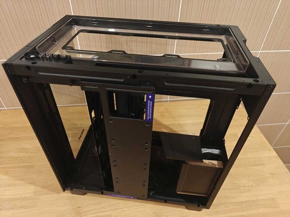 Carcasa Dual Chamber-Acvariu NZXT H9 Elite, ca noua, pachet complet