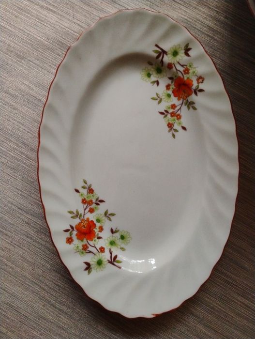 Чинии плитки и дълбоки 1.00 лв.