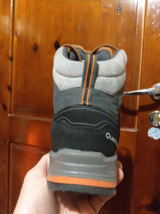 Резервирани.Quechua Waterproof 43нм. 27,6см.