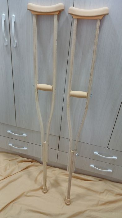 Продам срочно костыли подмышечные