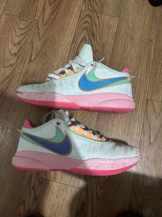 Nike кросовкий размер 40