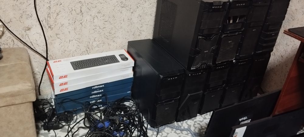 Kompyuterlar sotiladi 10ta bir xil