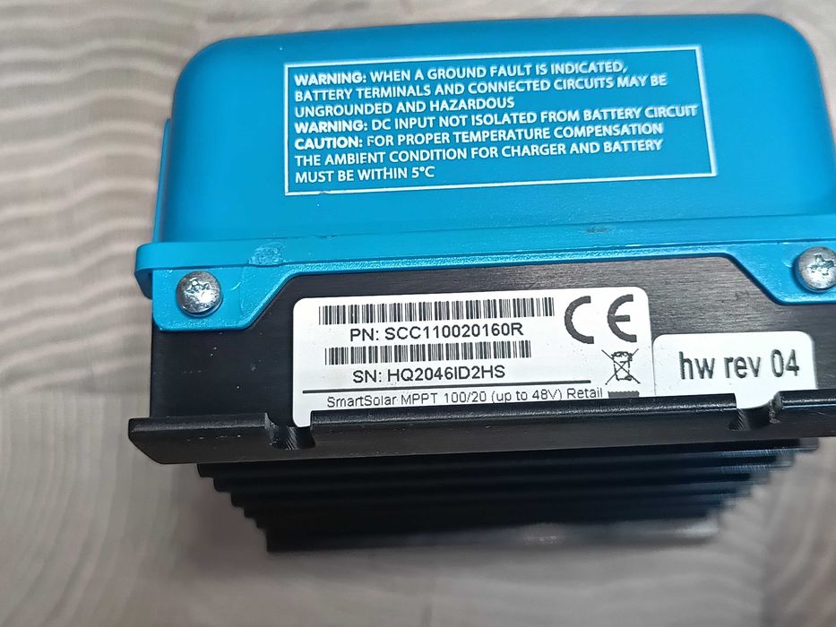 Victron BlueSolar MPPT 100/20 (up to 48V)