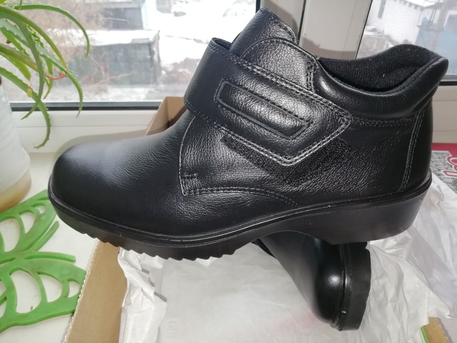 Продам обувь демисезонную