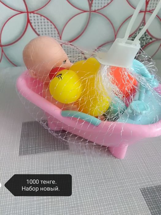 Продам игрушки разные.