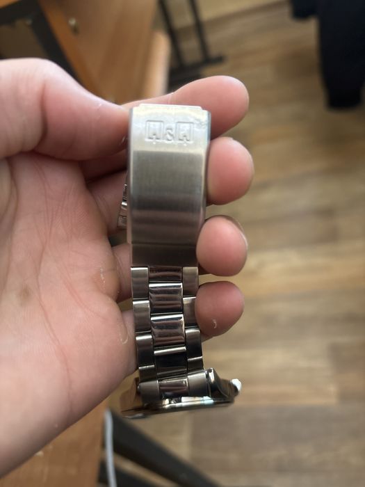 Часы серебреный q&q