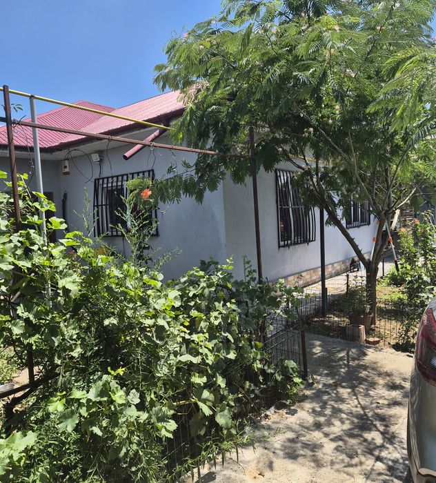 Vând casă in comuna modelu