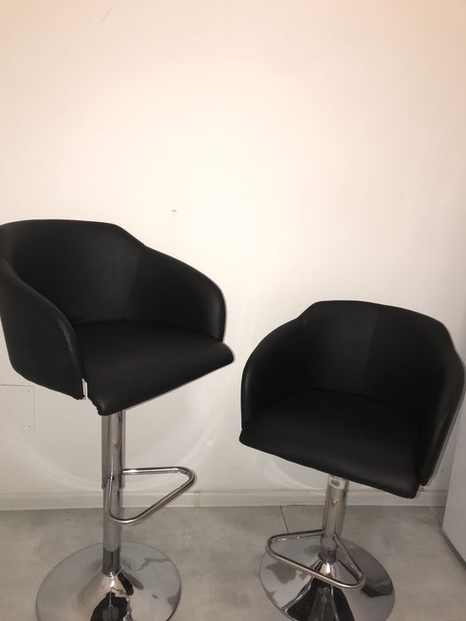 2 Scaune bar rotative 160lei x1