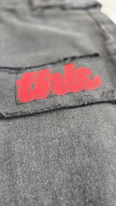 Джинсы джогеры с надписями