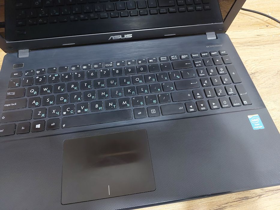 Asus noutbok xolati yaxshi keliwtirib beriladi