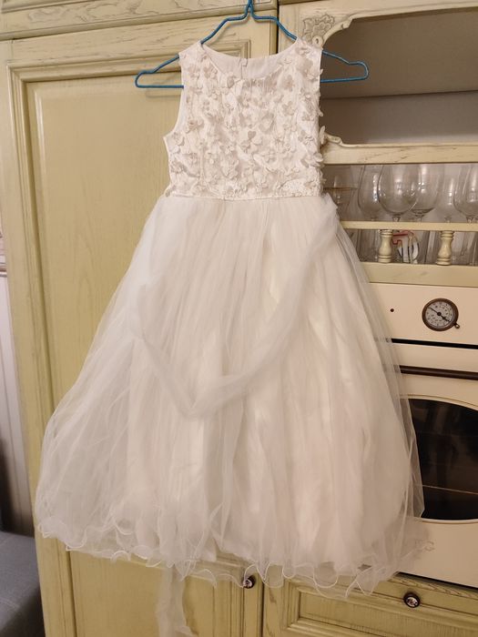 Праздничное платье на девочку