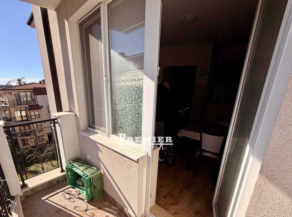 Продава се Двустаен апартамент в Несебър - 51 кв.м за 890 €/кв.м - Снимка #2