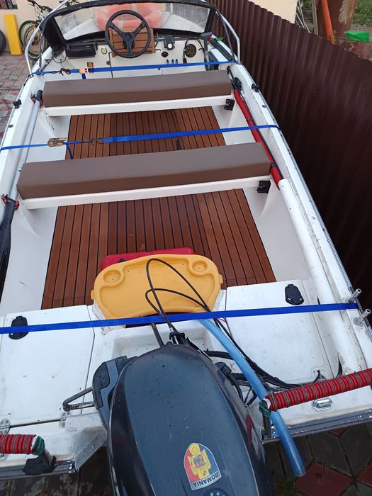 Barca+motor+vesta de salvare si colac