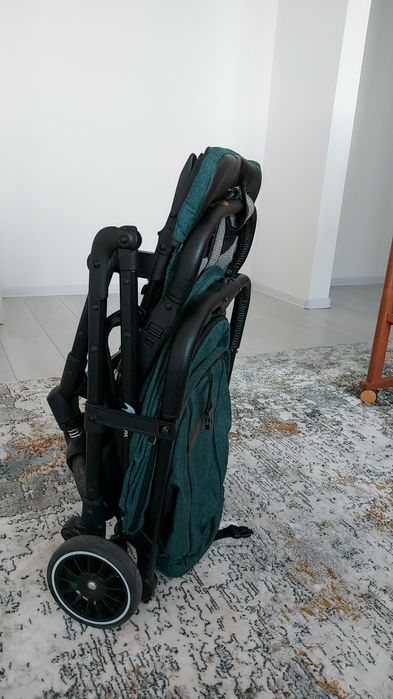 Коляска     новая