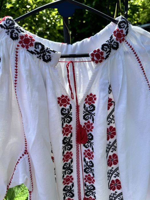 Ie traditionala cusuta manual noua