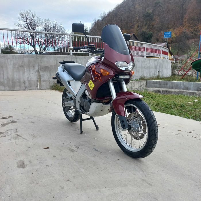 Vând sau schimb Aprilia Pegaso 650 1997