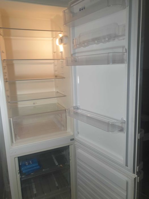 Frigider whirlpooll aproape nou