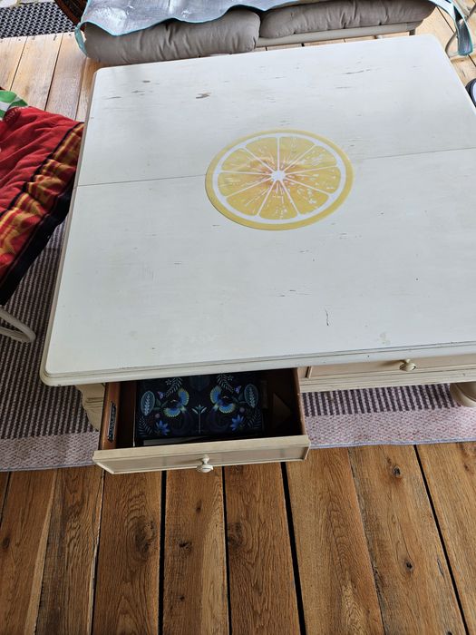 Masa lemn masiv deosebita