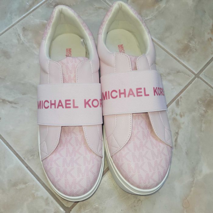 Michael Kors 100%  оригинални спортно-елегантни обувки в нежни цветове