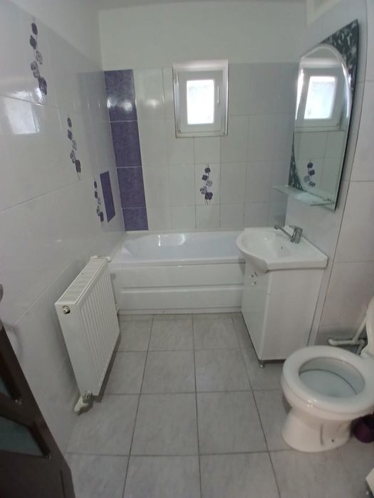 Inchiriez apartament Valea Rosie