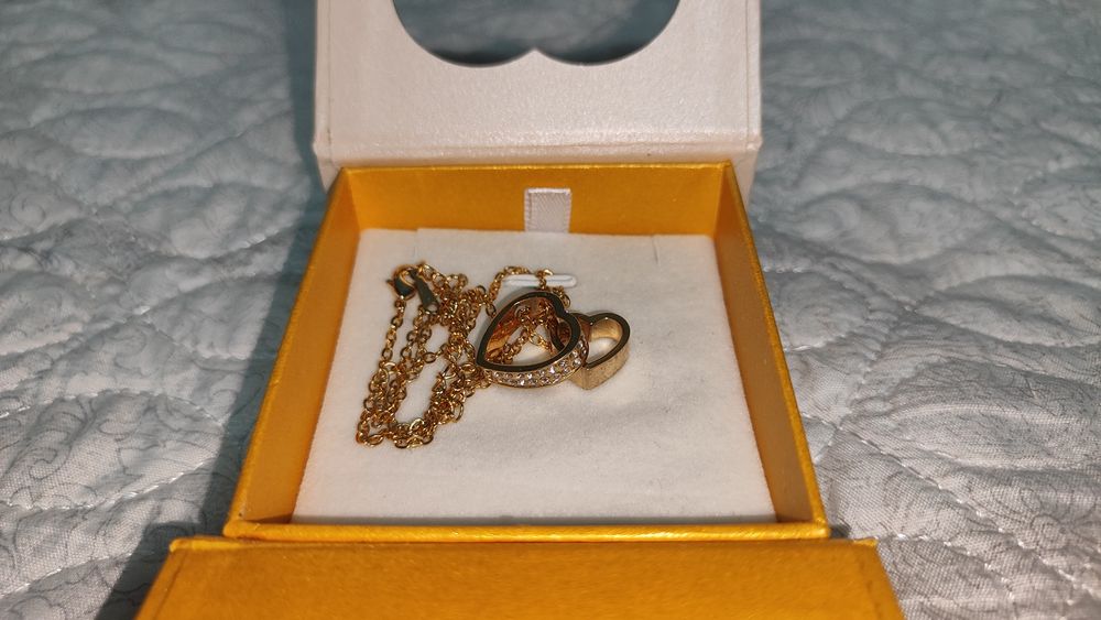 Цепочка с кулоном LANCOME