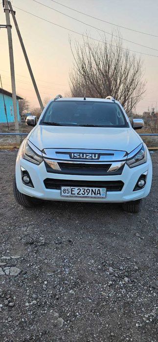 OOO "Constant Business " Аренда Внедорожники, Пикапы