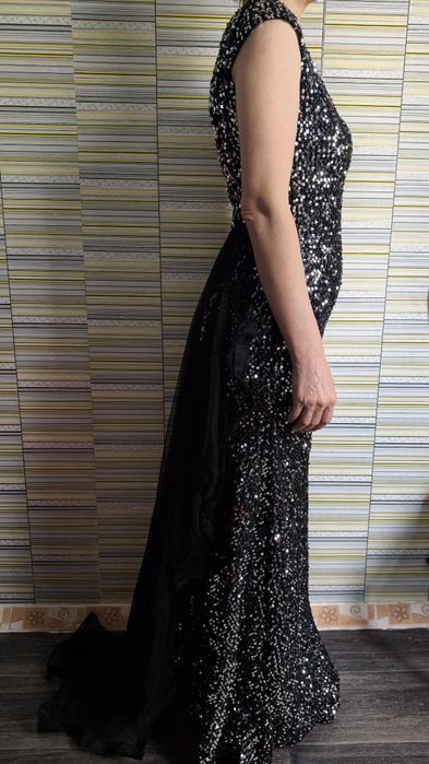 Платье-рыбка блестящее в отличном состоянии