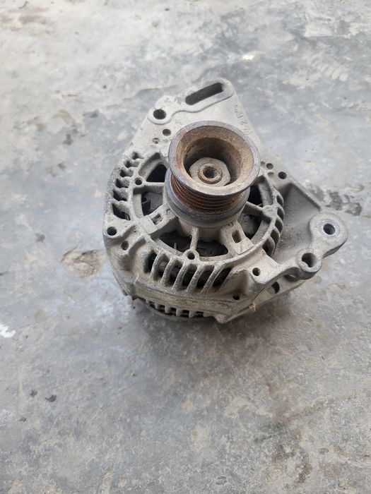 Срочно продам генератор голф3 Аргинал