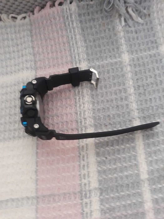 Ceas sport nou nepurtat foarte bun.