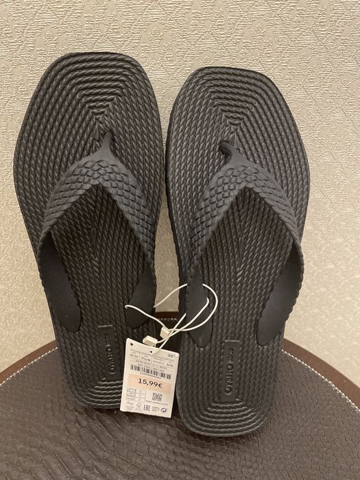 Шлепанцы OYSHO новые