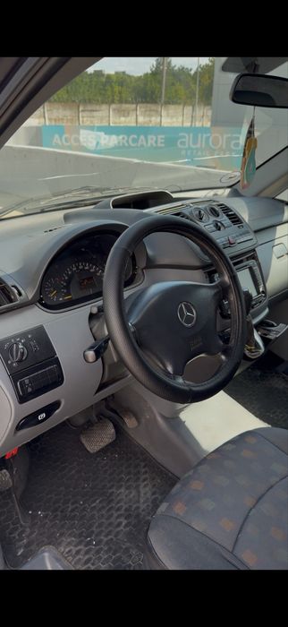 Mercedes Vito 5 locuri + marfa