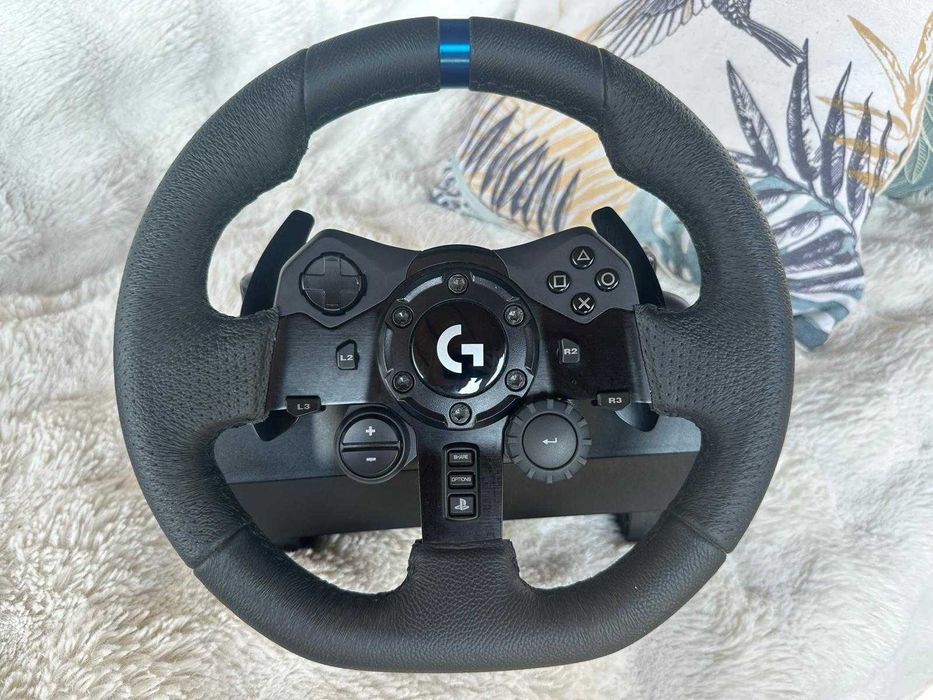 Volan Logitech G923 Trueforce | PS4/PS5/PC