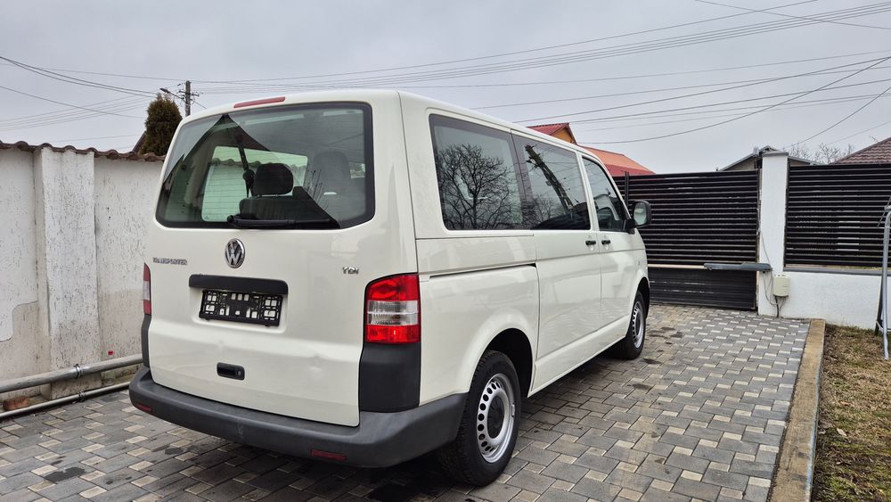 VW Transporter T5 Euro 4 
9 Locuri