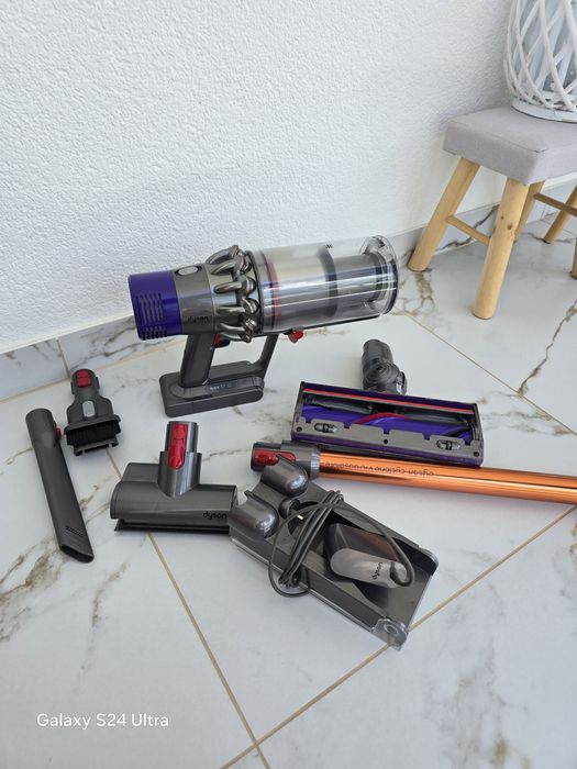 Dyson V10  веритикална прахосмукачка