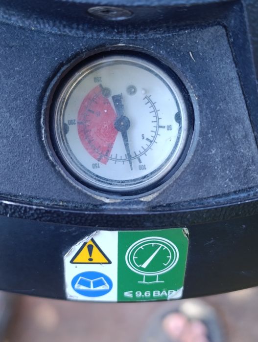 Vinten pro pied hidraulic   ..manfrotto Blackmagic Sony