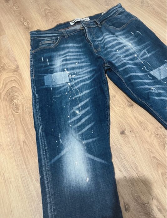 Blugi noi fara eticheta