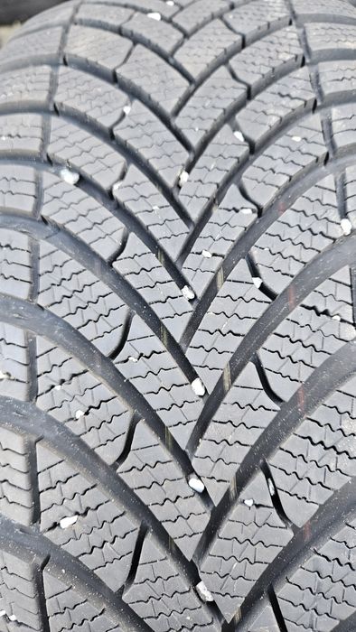 4бр като нови гуми 225 55 17 дот 24 семперит semperit