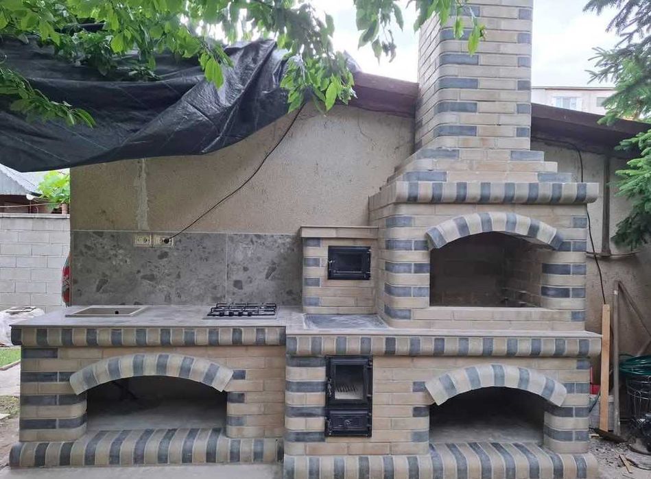 Grătar Rustic din Cărămidă – Aspect Tradițional, Construcție Solidă