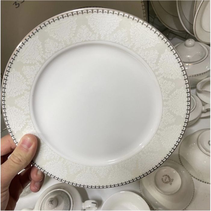 Сервиз на 12 персон, 105 предметов