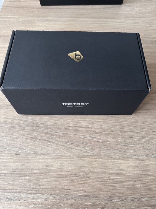 bHaptics - VR Хаптични аксесоари за ръце