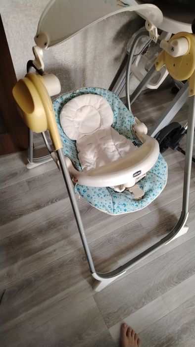 Продам шезлонг качеля chicco