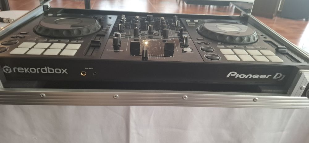 Продавам Pioneer DDJ 800