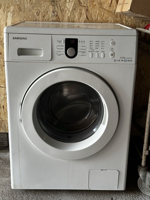 Продам машинка samsung!