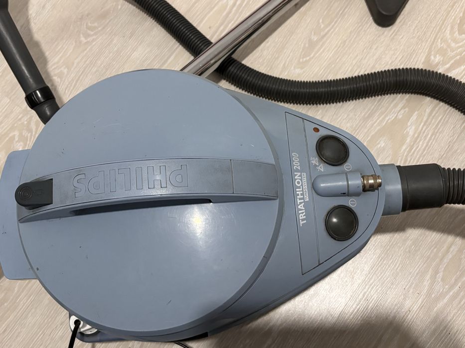 Продам Пылесос Philips Triathlon 2000 — мощный, рабочий